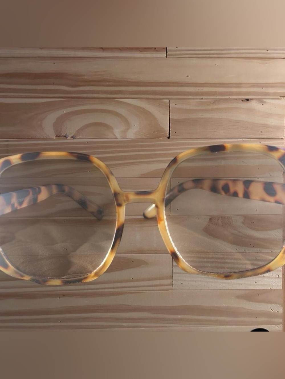 Big retro Tortoiseshell sunglasses with brown lenses - Picture 3 of 8